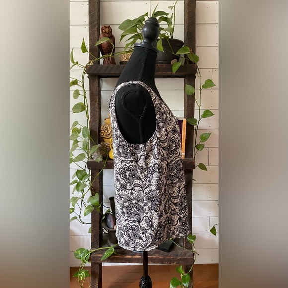 Express: Stained Glass Chic Women's Lace Blouse - Black and White - Picture 11 of 17